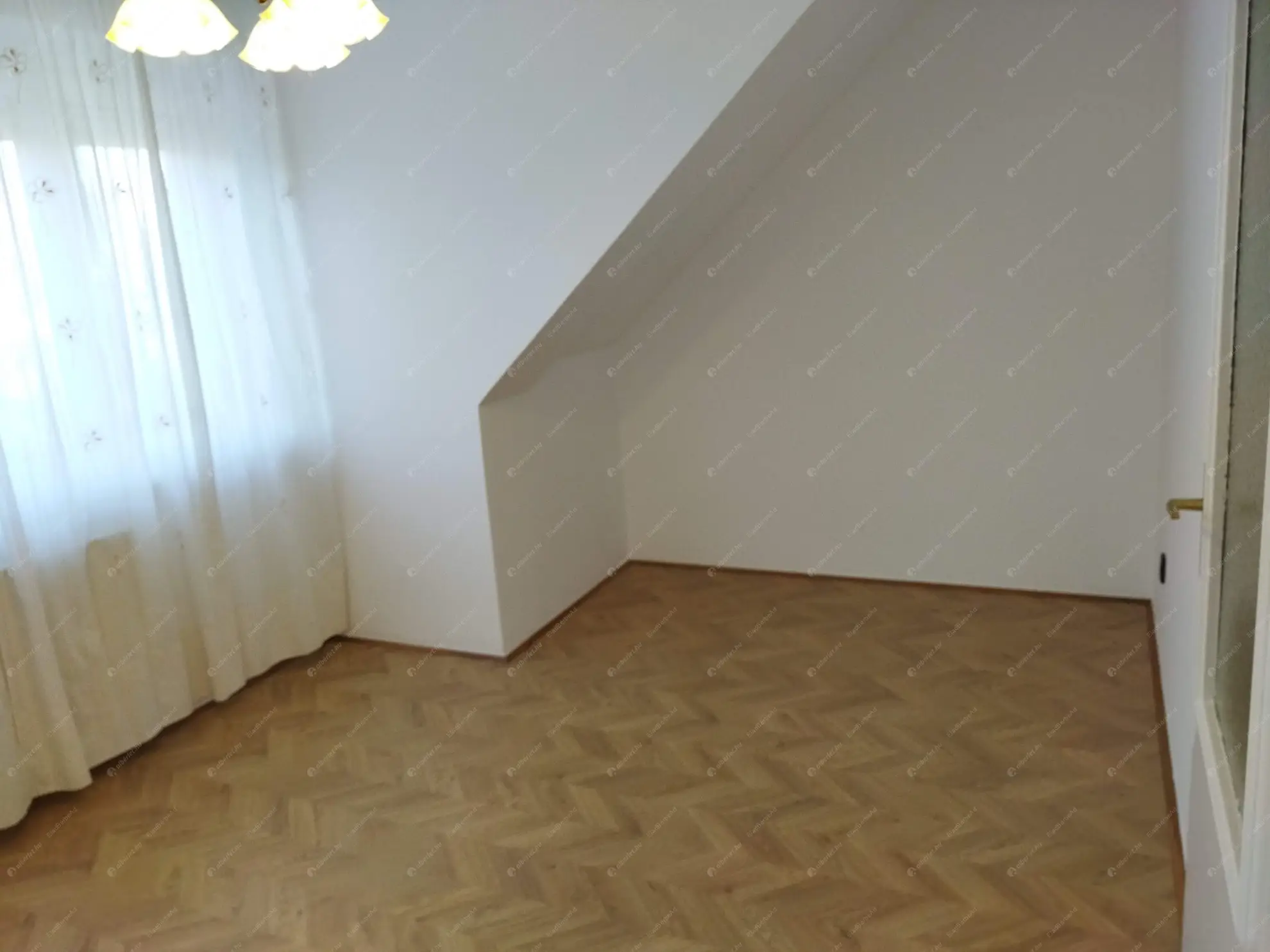 Kiadó albérlet 929000 Ft/hó áron: Budapest, II. kerület  Zöldkő utca. Mérete: 230 nm, 4 szobás | Alberlet.hu - 6605194