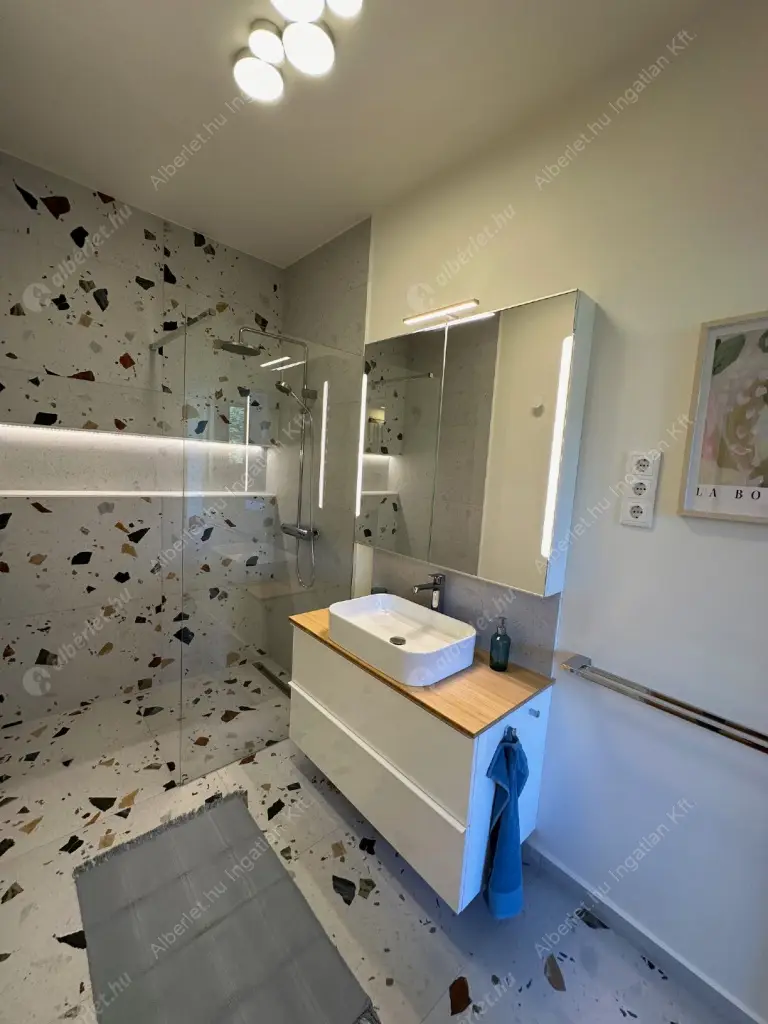 Kiadó albérlet 440000 Ft/hó áron: Budapest, II. kerület  Zöldmáli lejtő. Mérete: 65 nm, 2 szobás | Alberlet.hu - 6568976