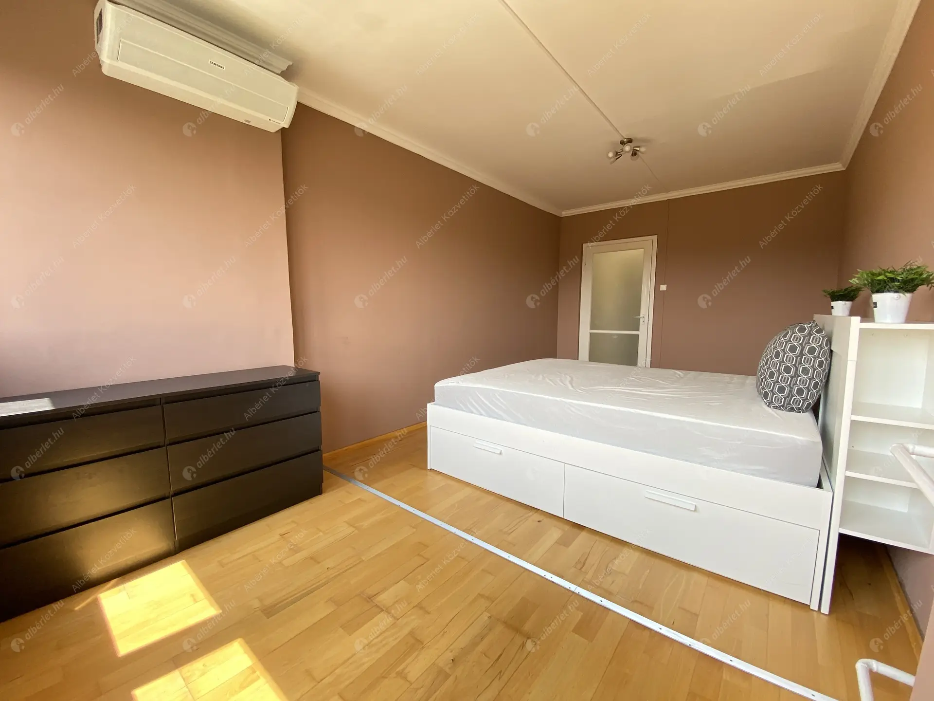 Kiadó albérlet 240000 Ft/hó áron: Budapest, III. kerület  Ágoston utca. Mérete: 66 nm, 3 szobás | Alberlet.hu - 6009326