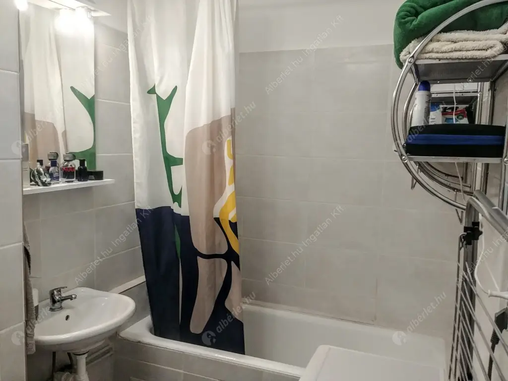 Kiadó albérlet 180000 Ft/hó áron: Budapest, III. kerület  Amfiteátrum utca. Mérete: 28 nm, 1 szobás | Alberlet.hu - 6082915