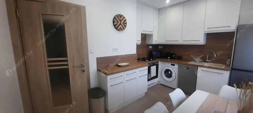 Kiadó albérlet 349000 Ft/hó áron: Budapest, III. kerület  Árpád fejedelem útja. Mérete: 62 nm, 2 szobás | Alberlet.hu - 6598772