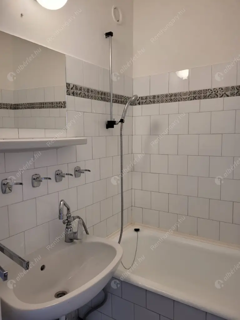 Kiadó albérlet 250000 Ft/hó áron: Budapest, III. kerület  Bálint György utca. Mérete: 57 nm, 1 szobás | Alberlet.hu - 6557422