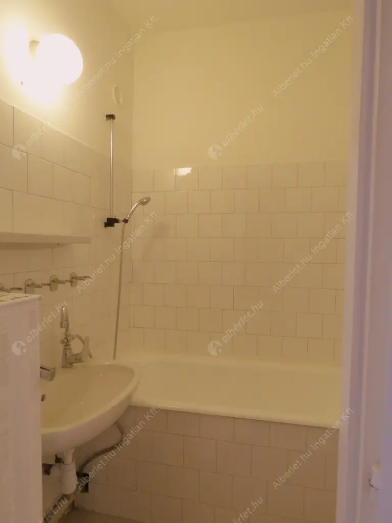 Kiadó albérlet 230000 Ft/hó áron: Budapest, III. kerület  Bálint György utca. Mérete: 57 nm, 1 szobás | Alberlet.hu - 6591420