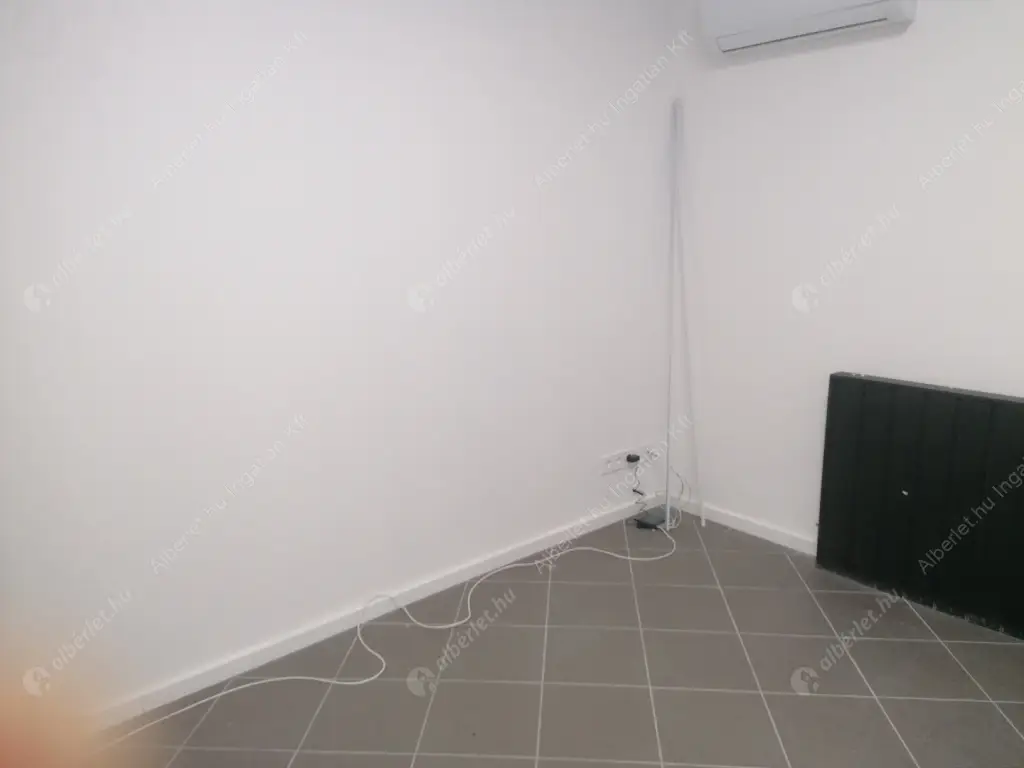 Kiadó albérlet 450000 Ft/hó áron: Budapest, III. kerület  Batthyány utca. Mérete: 120 nm, 3 szobás | Alberlet.hu - 6588025