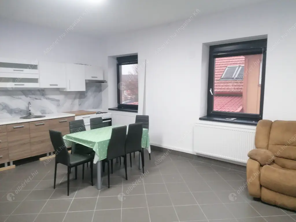 Kiadó albérlet 450000 Ft/hó áron: Budapest, III. kerület  Batthyány utca. Mérete: 120 nm, 3 szobás | Alberlet.hu - 6588033