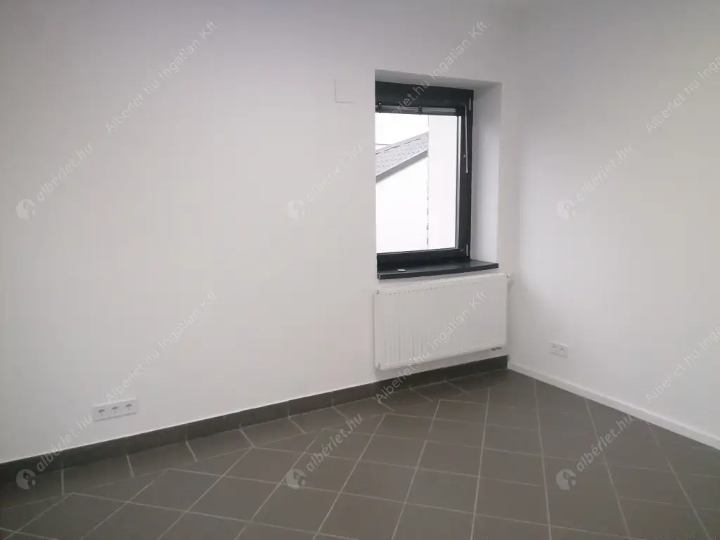 Kiadó albérlet 450000 Ft/hó áron: Budapest, III. kerület  Batthyány utca. Mérete: 120 nm, 3 szobás | Alberlet.hu - 6595615
