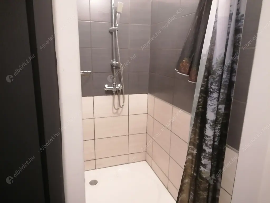 Kiadó albérlet 450000 Ft/hó áron: Budapest, III. kerület  Batthyány utca. Mérete: 120 nm, 3 szobás | Alberlet.hu - 6595621