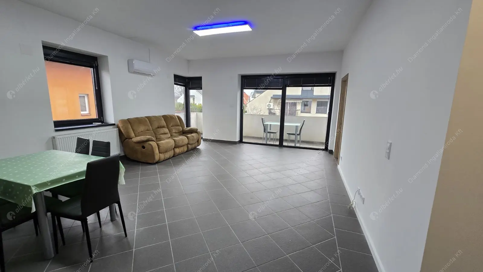 Kiadó albérlet 450000 Ft/hó áron: Budapest, III. kerület  Batthyány utca. Mérete: 120 nm, 4 szobás | Alberlet.hu - 6587895