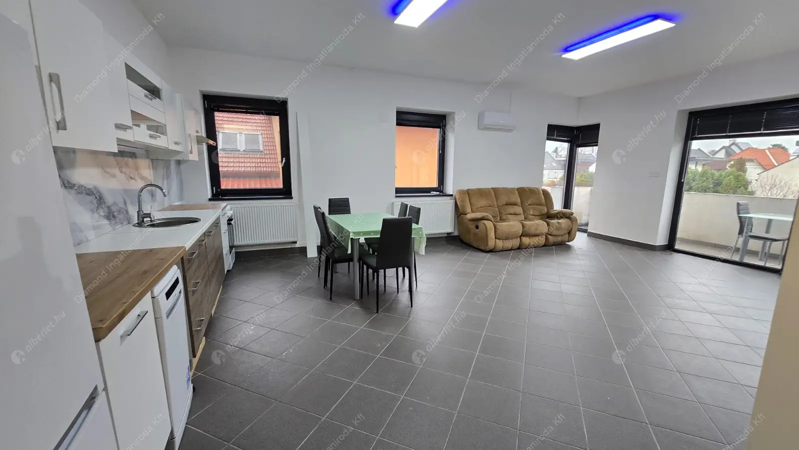 Kiadó albérlet 450000 Ft/hó áron: Budapest, III. kerület  Batthyány utca. Mérete: 120 nm, 4 szobás | Alberlet.hu - 6587901