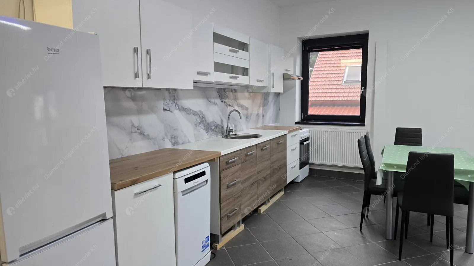 Kiadó albérlet 450000 Ft/hó áron: Budapest, III. kerület  Batthyány utca. Mérete: 120 nm, 4 szobás | Alberlet.hu - 6587903