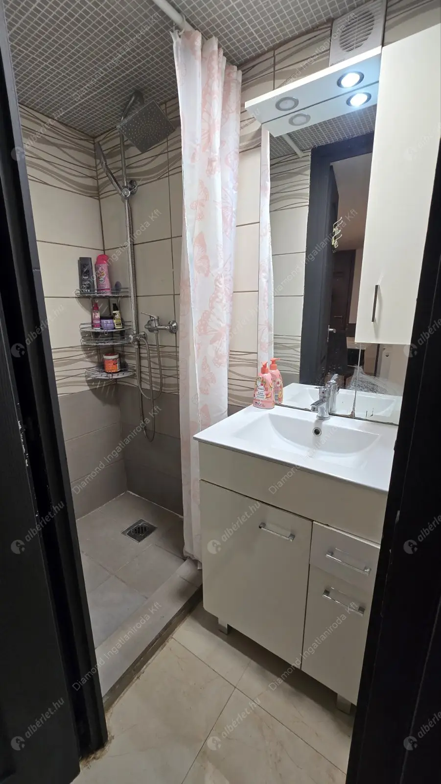 Kiadó albérlet 180000 Ft/hó áron: Budapest, III. kerület  Batthyány utca. Mérete: 43 nm, 1 szobás | Alberlet.hu - 6630945
