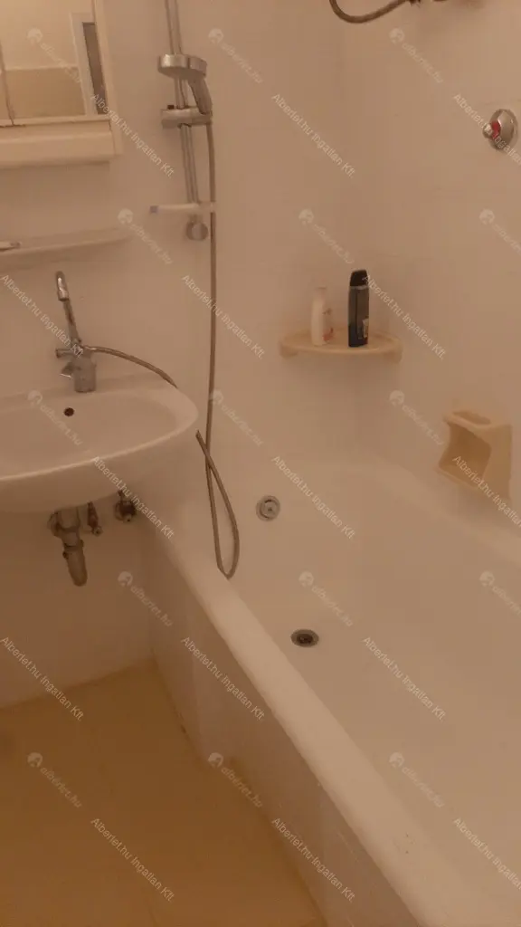 Kiadó albérlet 175000 Ft/hó áron: Budapest, III. kerület  Bécsi út. Mérete: 32 nm, 1 szobás | Alberlet.hu - 6640488