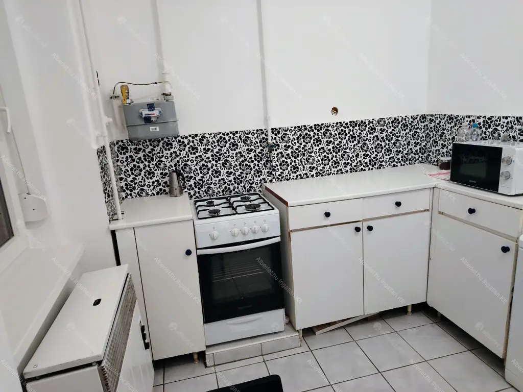 Kiadó albérlet 175000 Ft/hó áron: Budapest, III. kerület  Bécsi út. Mérete: 32 nm, 1 szobás | Alberlet.hu - 6655221