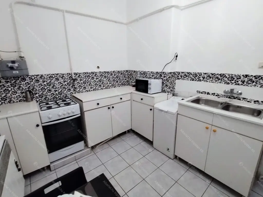 Kiadó albérlet 175000 Ft/hó áron: Budapest, III. kerület  Bécsi út. Mérete: 32 nm, 1 szobás | Alberlet.hu - 6655223