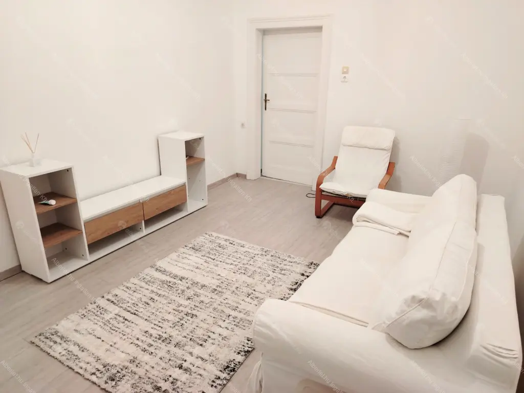 Kiadó albérlet 175000 Ft/hó áron: Budapest, III. kerület  Bécsi út. Mérete: 32 nm, 1 szobás | Alberlet.hu - 6655226