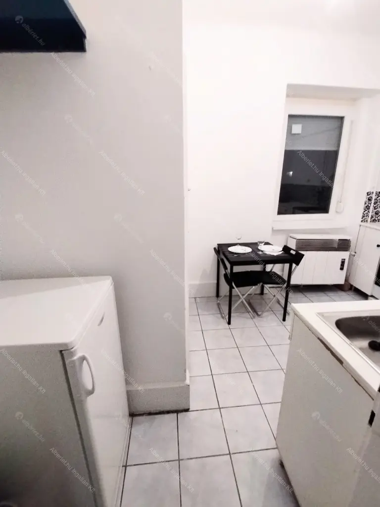 Kiadó albérlet 175000 Ft/hó áron: Budapest, III. kerület  Bécsi út. Mérete: 32 nm, 1 szobás | Alberlet.hu - 6655233