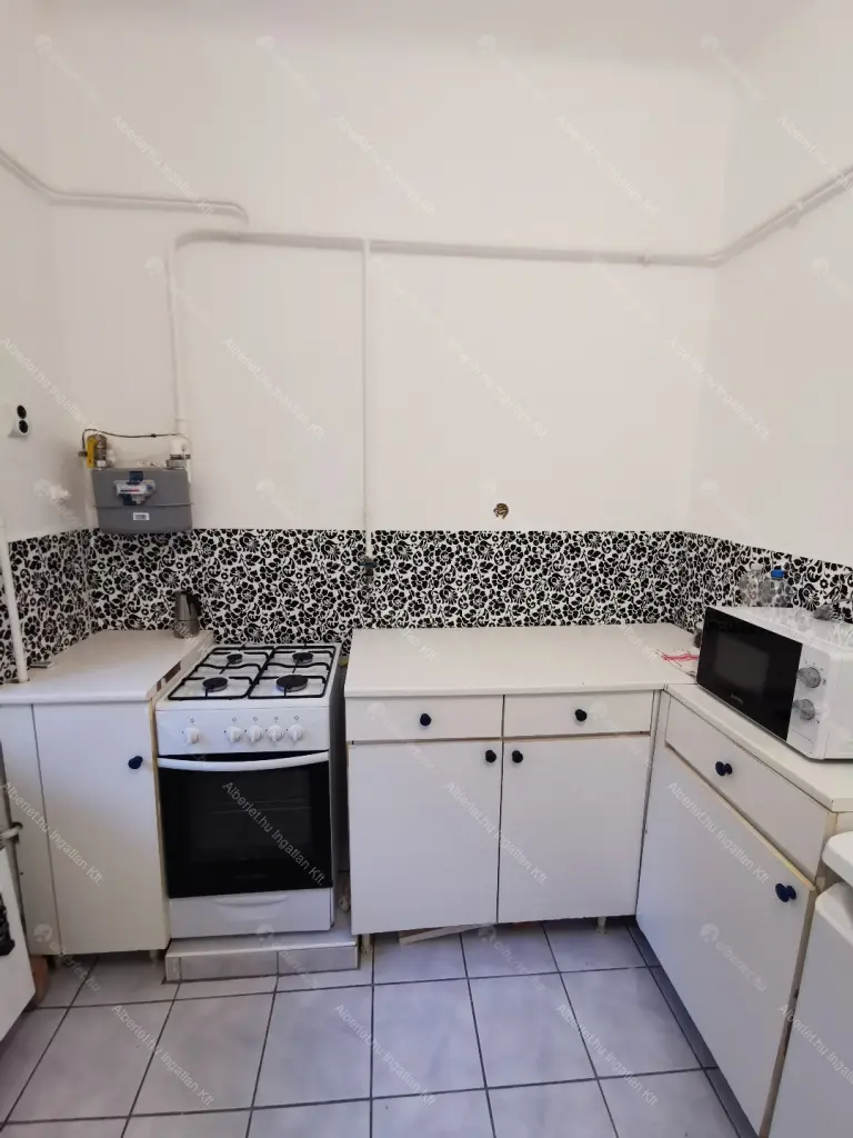 Kiadó albérlet 175000 Ft/hó áron: Budapest, III. kerület  Bécsi út. Mérete: 32 nm, 1 szobás | Alberlet.hu - 6655237