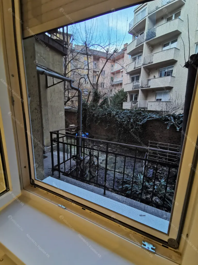 Kiadó albérlet 175000 Ft/hó áron: Budapest, III. kerület  Bécsi út. Mérete: 32 nm, 1 szobás | Alberlet.hu - 6655240