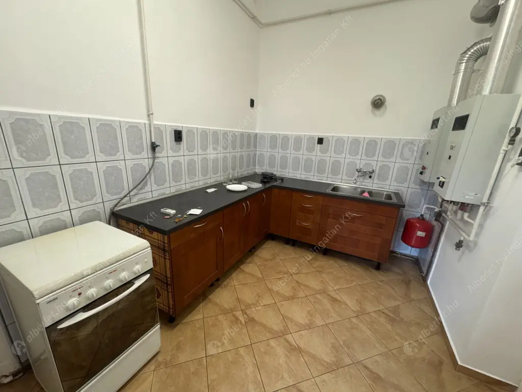 Kiadó albérlet 250000 Ft/hó áron: Budapest, III. kerület  Bécsi út. Mérete: 73 nm, 2 szobás | Alberlet.hu - 6538045