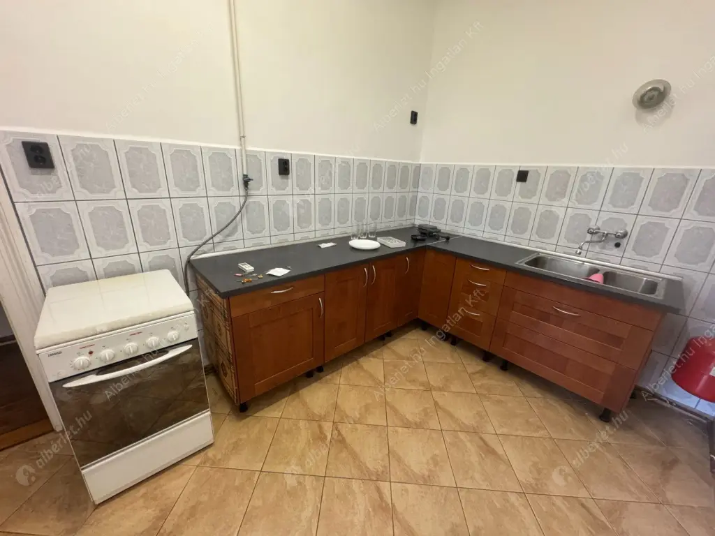 Kiadó albérlet 250000 Ft/hó áron: Budapest, III. kerület  Bécsi út. Mérete: 73 nm, 2 szobás | Alberlet.hu - 6538046