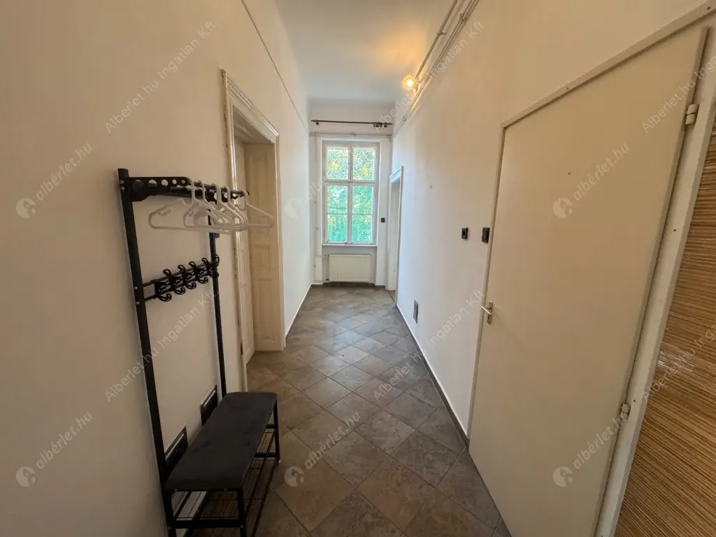 Kiadó albérlet 250000 Ft/hó áron: Budapest, III. kerület  Bécsi út. Mérete: 73 nm, 2 szobás | Alberlet.hu - 6538049
