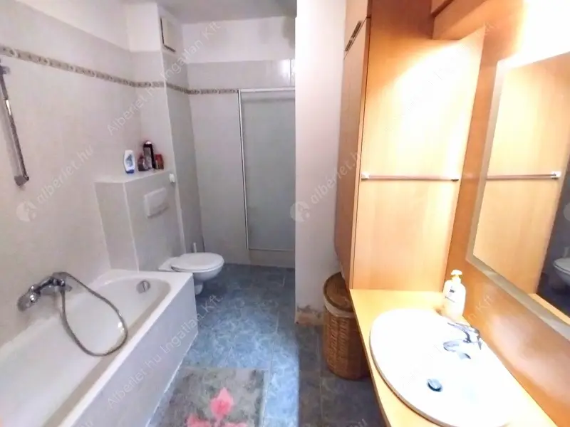 Kiadó albérlet 300000 Ft/hó áron: Budapest, III. kerület  Bécsi út. Mérete: 87 nm, 2 szobás | Alberlet.hu - 6550904