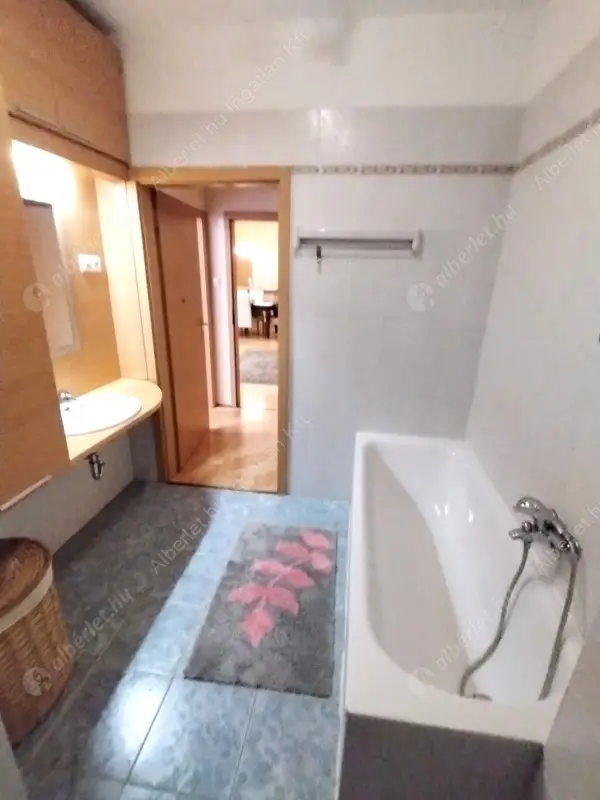 Kiadó albérlet 300000 Ft/hó áron: Budapest, III. kerület  Bécsi út. Mérete: 87 nm, 2 szobás | Alberlet.hu - 6550909