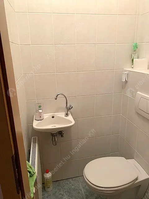 Kiadó albérlet 300000 Ft/hó áron: Budapest, III. kerület  Bécsi út. Mérete: 87 nm, 2 szobás | Alberlet.hu - 6550915