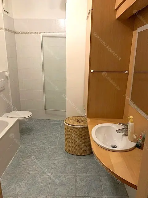 Kiadó albérlet 300000 Ft/hó áron: Budapest, III. kerület  Bécsi út. Mérete: 87 nm, 2 szobás | Alberlet.hu - 6710023