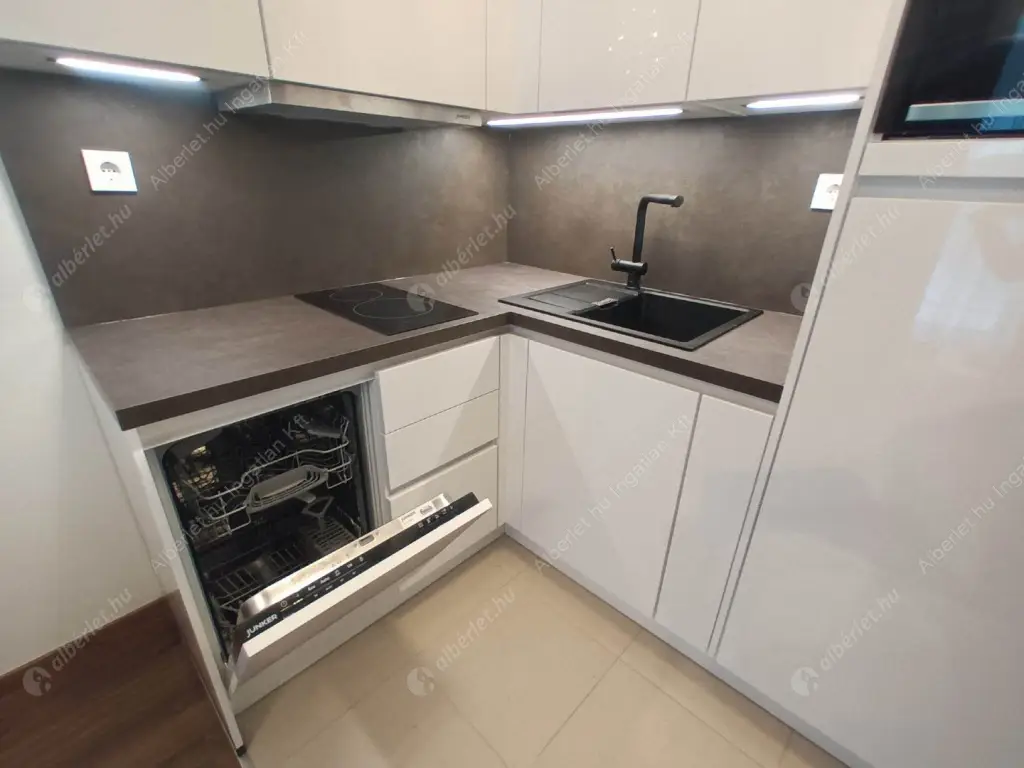 Kiadó albérlet 270000 Ft/hó áron: Budapest, III. kerület  Bogdáni út. Mérete: 30 nm, 1 szobás | Alberlet.hu - 6588224