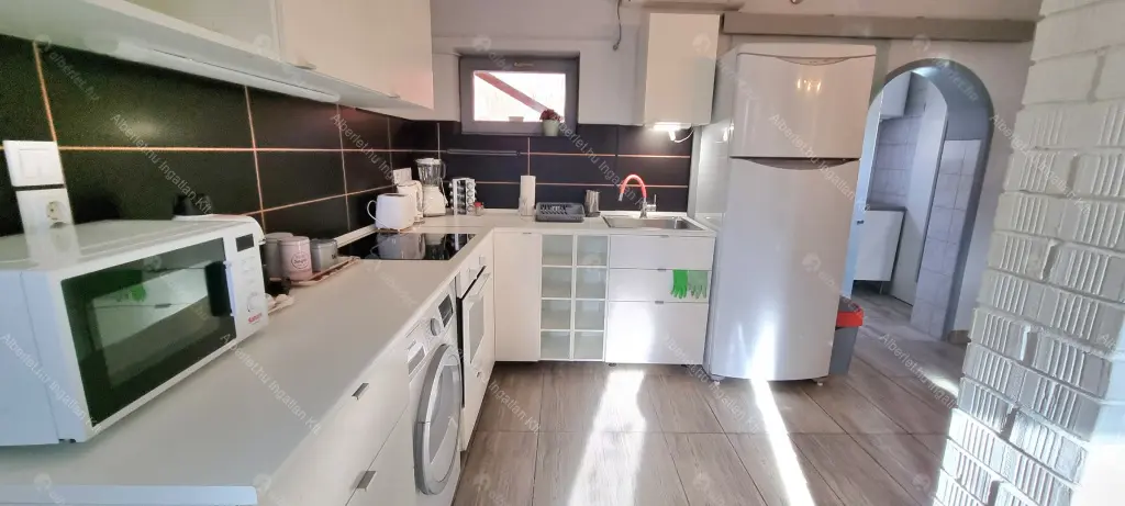 Kiadó albérlet 200000 Ft/hó áron: Budapest, III. kerület  Dózsa György utca. Mérete: 61 nm, 2 szobás | Alberlet.hu - 6674903