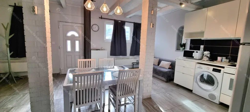 Kiadó albérlet 200000 Ft/hó áron: Budapest, III. kerület  Dózsa György utca. Mérete: 61 nm, 2 szobás | Alberlet.hu - 6674918