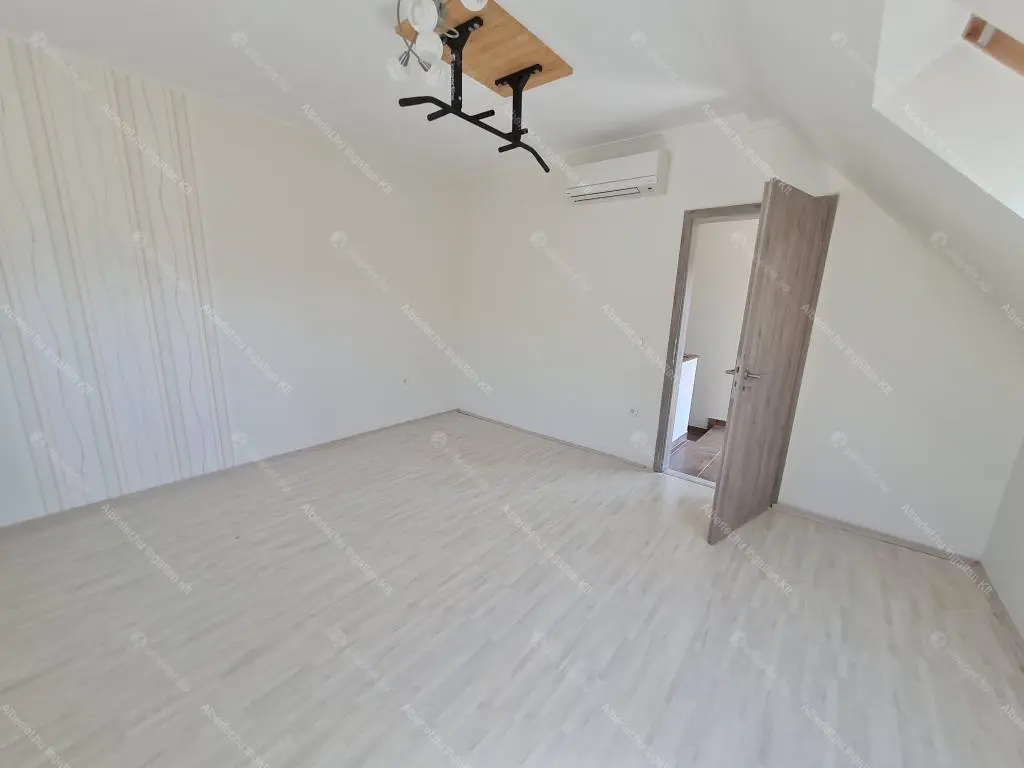 Kiadó albérlet 1300000 Ft/hó áron: Budapest, III. kerület  Éden utca. Mérete: 380 nm, 7 szobás | Alberlet.hu - 6669395