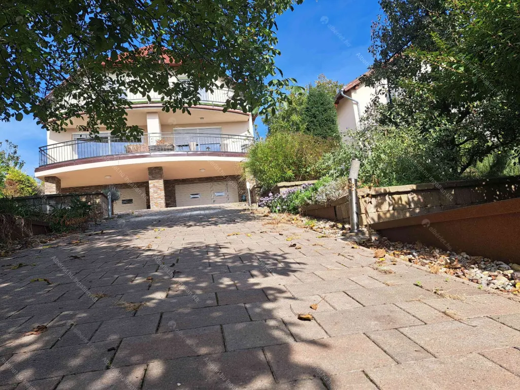 Kiadó albérlet 1300000 Ft/hó áron: Budapest, III. kerület  Éden utca. Mérete: 380 nm, 7 szobás | Alberlet.hu - 6669410