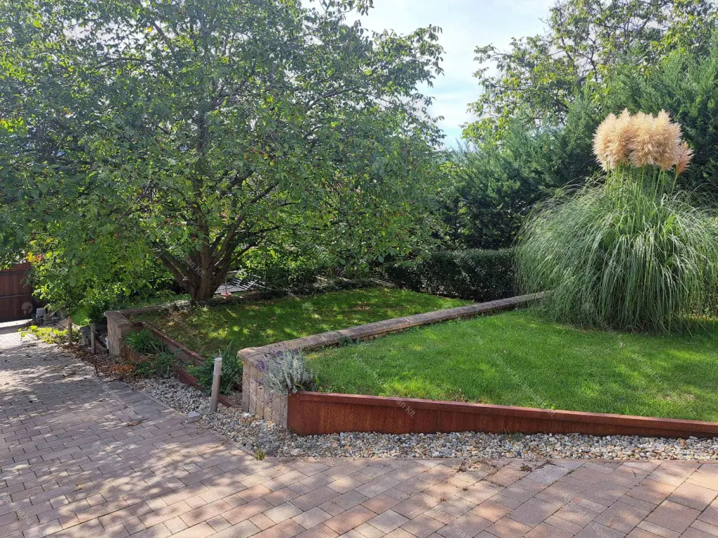 Kiadó albérlet 1300000 Ft/hó áron: Budapest, III. kerület  Éden utca. Mérete: 380 nm, 7 szobás | Alberlet.hu - 6669413