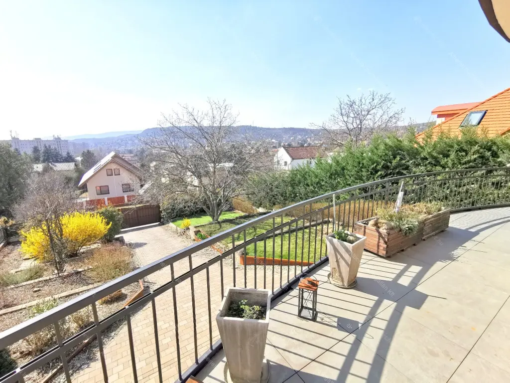 Kiadó albérlet 1300000 Ft/hó áron: Budapest, III. kerület  Éden utca. Mérete: 380 nm, 7 szobás | Alberlet.hu - 6682571