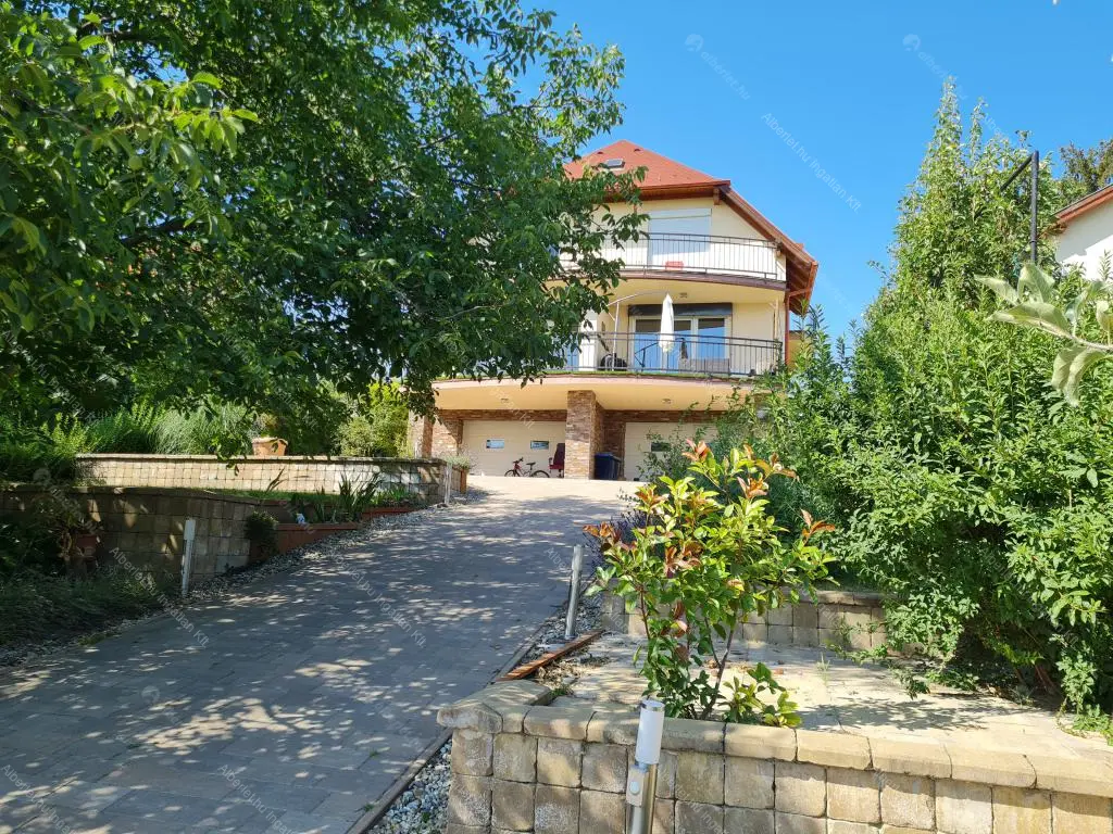 Kiadó albérlet 1300000 Ft/hó áron: Budapest, III. kerület  Éden utca. Mérete: 380 nm, 7 szobás | Alberlet.hu - 6682577