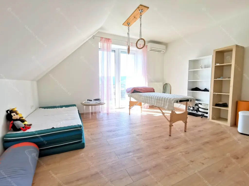 Kiadó albérlet 1300000 Ft/hó áron: Budapest, III. kerület  Éden utca. Mérete: 380 nm, 7 szobás | Alberlet.hu - 6682581