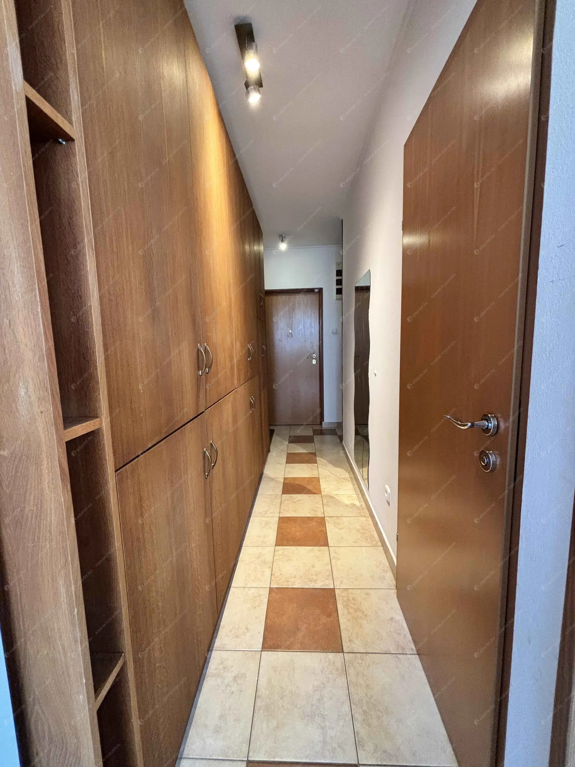 Kiadó albérlet 320000 Ft/hó áron: Budapest, III. kerület  Farkastorki út. Mérete: 73 nm, 2 szobás | Alberlet.hu - 6593528