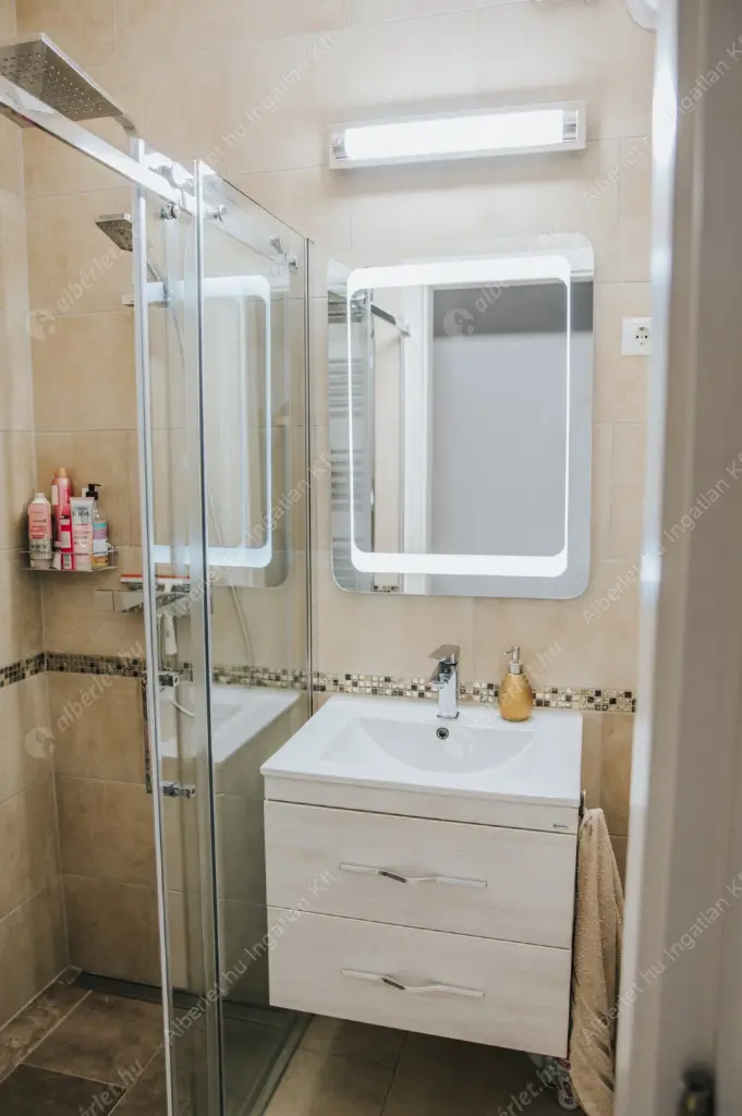 Kiadó albérlet 900000 Ft/hó áron: Budapest, III. kerület  Flóra utca. Mérete: 135 nm, 4 szobás | Alberlet.hu - 6637163