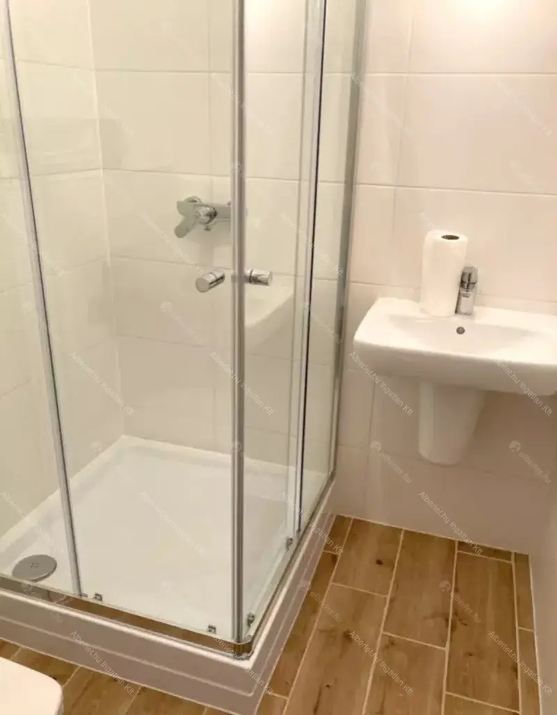 Kiadó albérlet 220000 Ft/hó áron: Budapest, III. kerület  Folyamőr utca. Mérete: 30 nm, 1 szobás | Alberlet.hu - 6675915