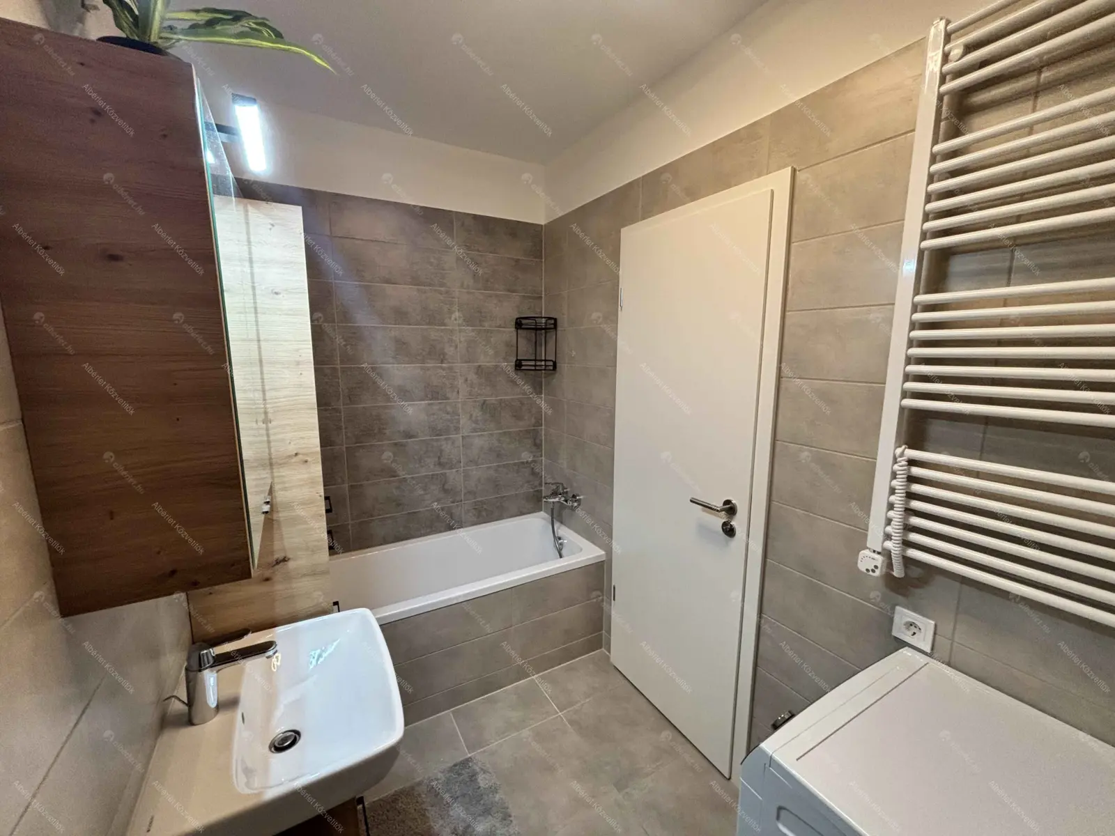 Kiadó albérlet 310000 Ft/hó áron: Budapest, III. kerület  Folyamőr utca. Mérete: 41 nm, 2 szobás | Alberlet.hu - 6639953