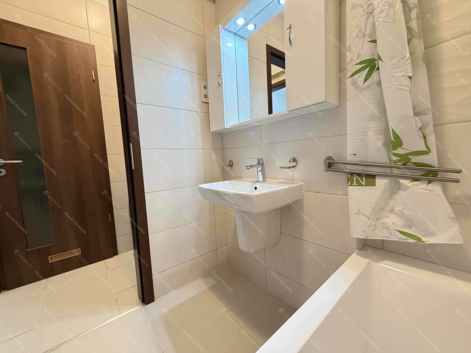 Kiadó albérlet 340000 Ft/hó áron: Budapest, III. kerület  Folyamőr utca. Mérete: 56 nm, 3 szobás | Alberlet.hu - 6674801