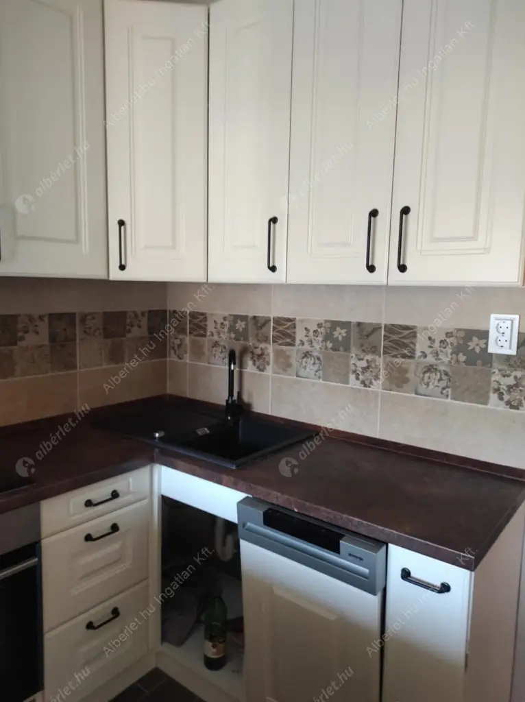 Kiadó albérlet 290000 Ft/hó áron: Budapest, III. kerület  Gyenes utca. Mérete: 56 nm, 2 szobás | Alberlet.hu - 6614345