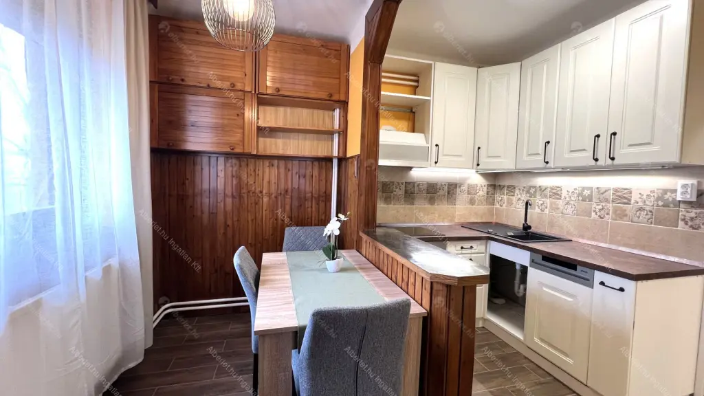 Kiadó albérlet 260000 Ft/hó áron: Budapest, III. kerület  Gyenes utca. Mérete: 56 nm, 2 szobás | Alberlet.hu - 6644036