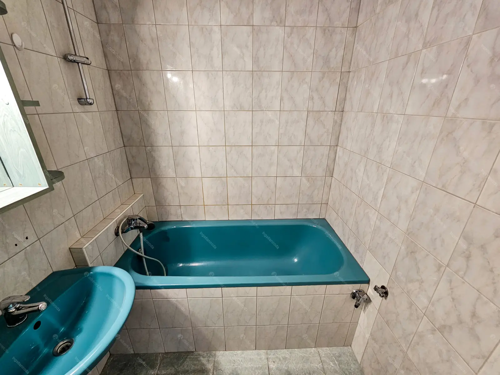 Kiadó albérlet 220000 Ft/hó áron: Budapest, III. kerület  Hatvany Lajos utca. Mérete: 50 nm, 1 szobás | Alberlet.hu - 6218924