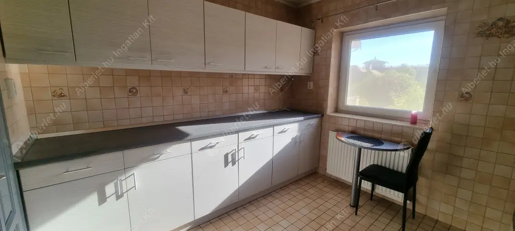 Kiadó albérlet 490000 Ft/hó áron: Budapest, III. kerület  Hegesztő utca. Mérete: 185 nm, 4 szobás | Alberlet.hu - 6615752