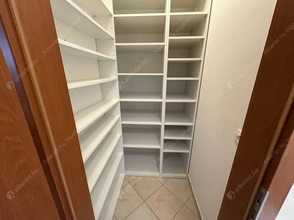 Kiadó albérlet 500000 Ft/hó áron: Budapest, III. kerület  Hegyoldal utca. Mérete: 120 nm, 4 szobás | Alberlet.hu - 6576172