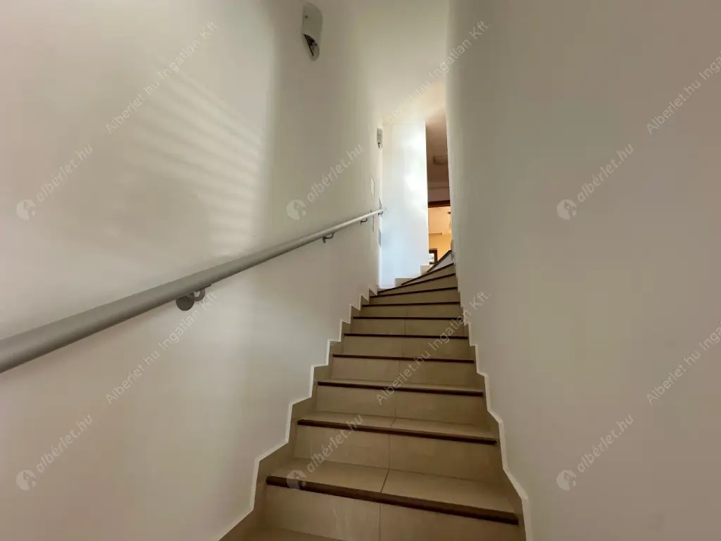 Kiadó albérlet 500000 Ft/hó áron: Budapest, III. kerület  Hegyoldal utca. Mérete: 120 nm, 4 szobás | Alberlet.hu - 6576181