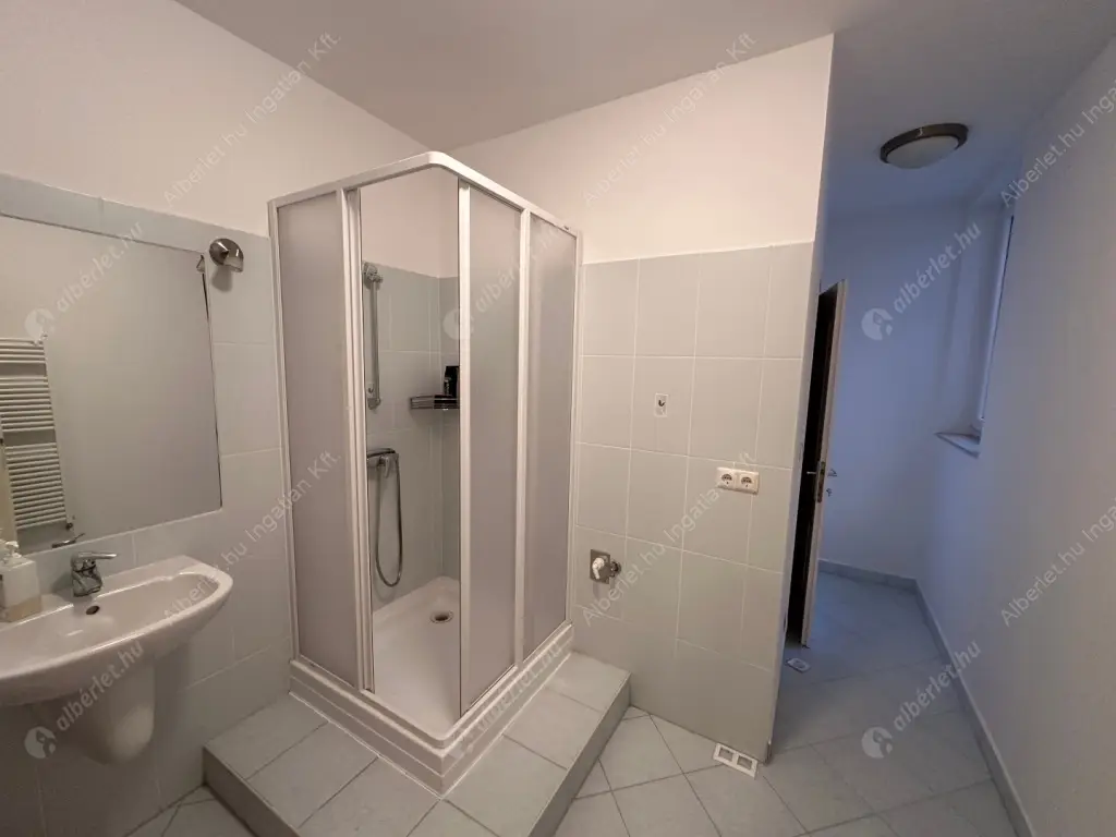 Kiadó albérlet 500000 Ft/hó áron: Budapest, III. kerület  Hegyoldal utca. Mérete: 120 nm, 4 szobás | Alberlet.hu - 6576193